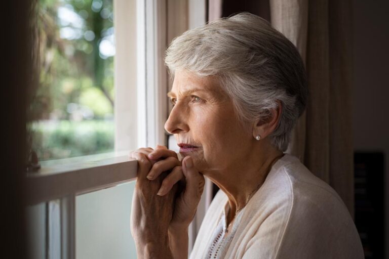 Anxiety in Seniors: How to Manage the Symptoms