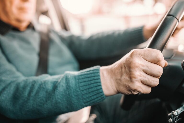 Signs it is Time for Your Parent to Stop Driving